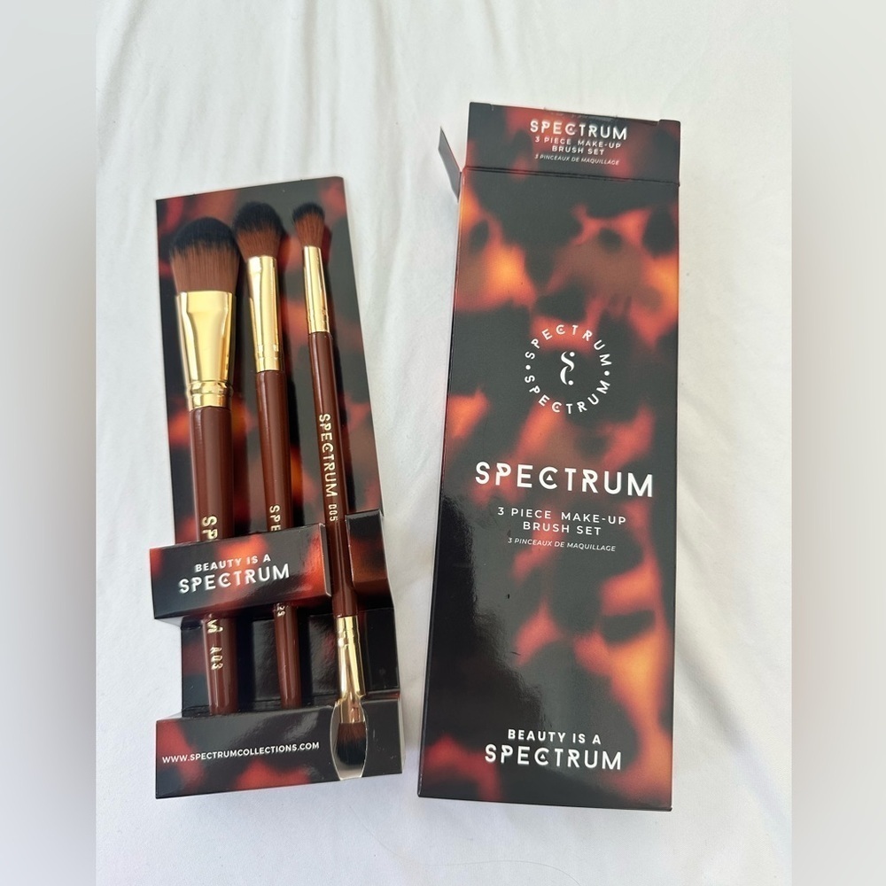Spectrum Make Up Brush Set - New In Box